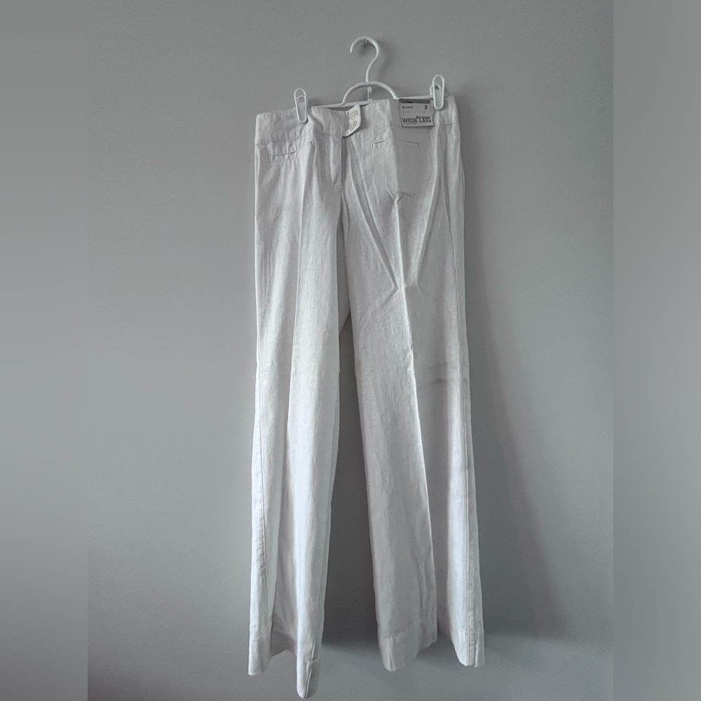 NEW YORK & COMPANY • White Bell Bottoms Slacks • sz: 2